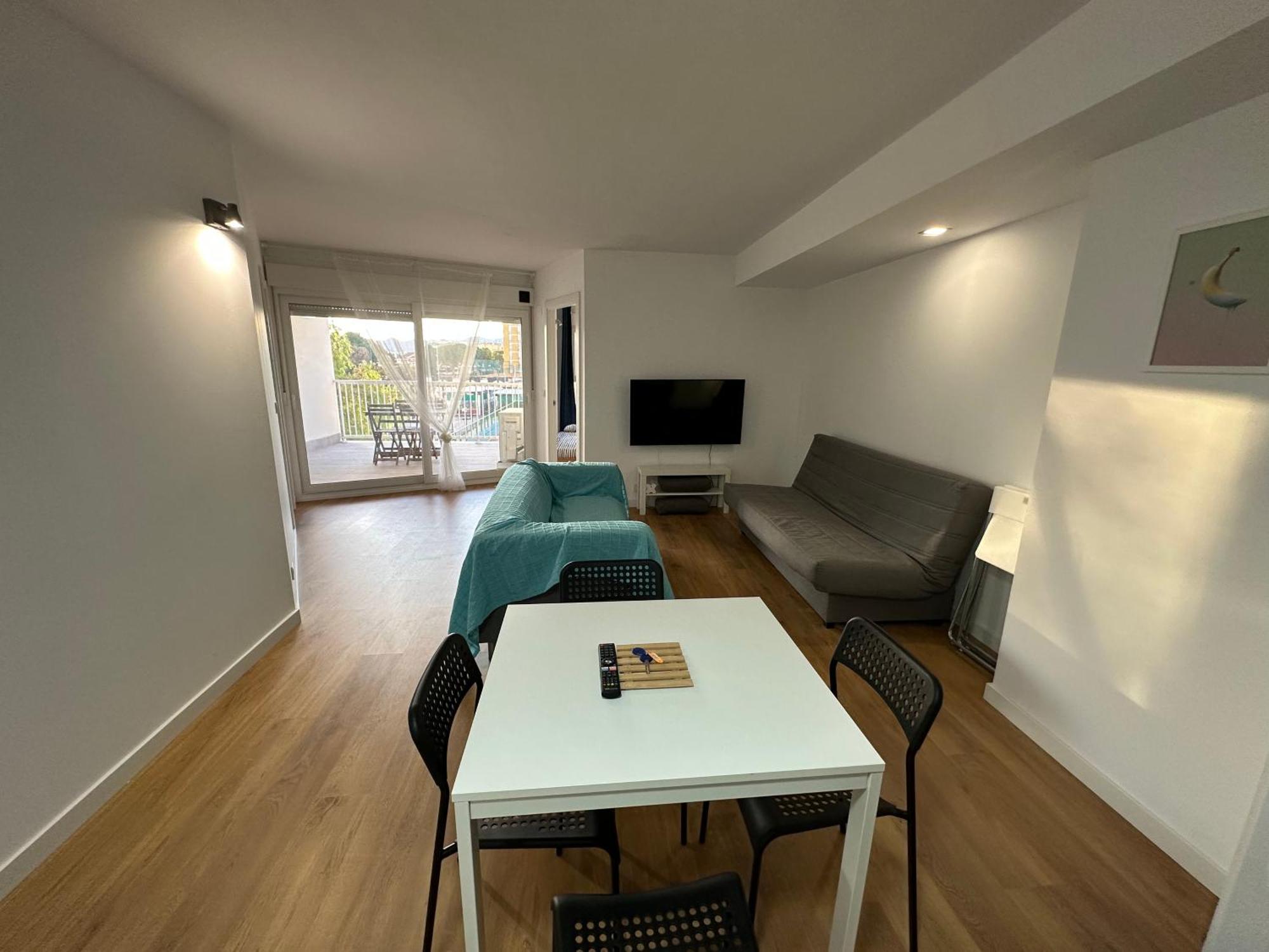 Canet Al Mar. Apartment *